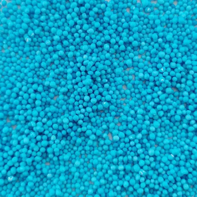 Produktbild von Streuselheld Nonpareille Hellblau 120g Streusel zum Dekorieren und Verzieren von Gebäck aller Art wie Torten Kuchen Keksen Zuckerstreusel