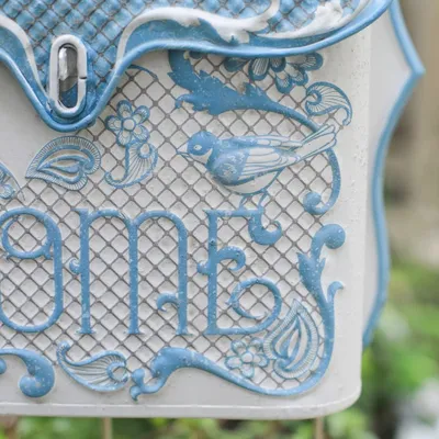 Obrázok produktu pre Nástenná Vintage poštová schránka Antique Style Charm Home Decor - Kvetinový vzor Gold