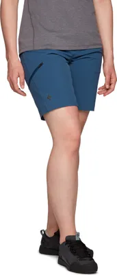 Damen-Shorts in Blau von Black Diamond; Modell Valley Shorts; mit seitlichen Taschen und sportlichem Schnitt.
