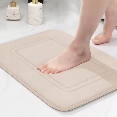 Image de Tapis de bain antidérapant beige 43 x 61 cm, doux et absorbant
