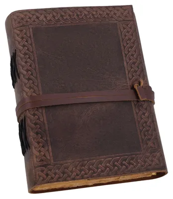 Produktbild von Gusti Leder Notizbuch Cajus, 13 x 18 cm, Braun, Ziegenleder Nappaleder, Lederbandverschluss, handgenähte Verarbeitung