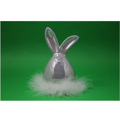 Produktbild von Hase als Osterei grau aus Porzellan mit weißem Federnkranz 15cm hoch