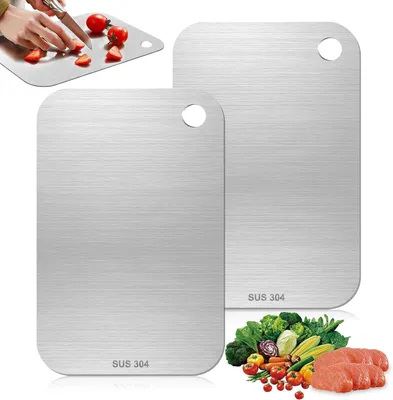 Obrázek produktu pro Dvě krájecí prkénka, nerezová ocel, titanový povrch, rozměry 14,5 cm x 23,5 cm, antibakteriální, vhodné pro zeleninu