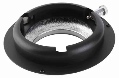 Productafbeelding van Metaaladapter voor Broncolor-flitsers, compatibel met Bowens-accessoires voor softboxen