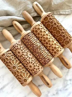 Image de MoodForWood Rouleau à pâtisserie en bois, 25 cm, avec poignées, lot de 5, gravé, parfait pour la pâtisserie - Motif mosaïque