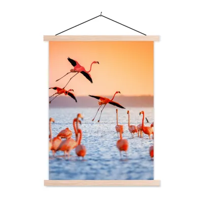 Produktbild von MuchoWow® Textilposter Vogel - Flamingo - Wasser - Sonnenuntergang - Rosa 40x53 cm mit holzfarbenen Rahmen - Schlafzimmer