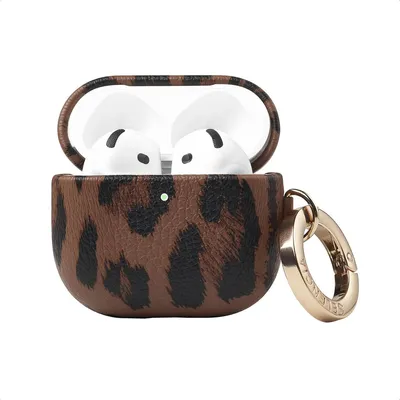 Productafbeelding van Selencia Sabi Case met panterprint voor de Apple AirPods 5 / 4 - Mocha Brown