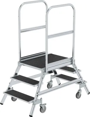 Produktbild von Podesttreppe beidseitig begehbar mit Federrolle | Korundbeschichtung R13 | 3 Stufen | Rutschsichere Leiterschuhe