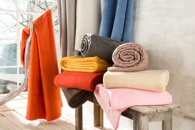 Produktbild von WOHNWOHL® Kuscheldecke 150x200cm - weiche Tagesdecke - Sofadecke - Wohndecke - Schlafdecke -  e Baumwolldecke - versch. Farben, Farben:Braun