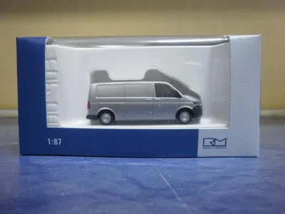 Produktbild von Rietze VW T6.1 LR Kasten FD reflexsilber 11620