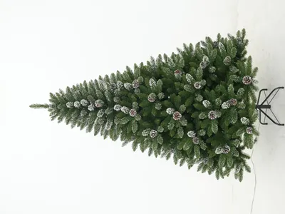 Imagen del producto de Árbol de Navidad artificial, con aspecto realista, de 135 cm, plegable, con estructura de metal y soporte