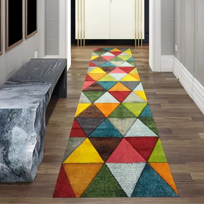 Image de Tapis moderne pour salon, motif abstrait, motifs triangulaires colorés (rouge, vert, orange) - facile d'entretien - Dimensions : 80 x 300 cm