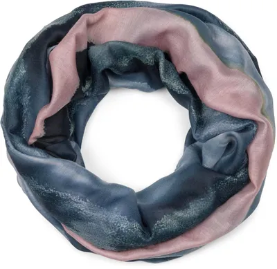 Produktbild von styleBREAKER Damen Loop Schal mit elegantem Aquarell-Farbverlauf, Leichter und weicher Schlauchschal, mehrfarbig 01017163