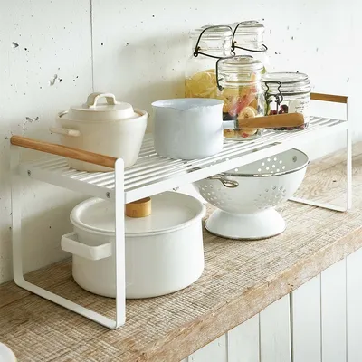 Immagine prodotto di Scaffale da cucina Yamazaki Scaffale da cucina 60x22cm in metallo bianco con maniglie in legno Tosca 03803