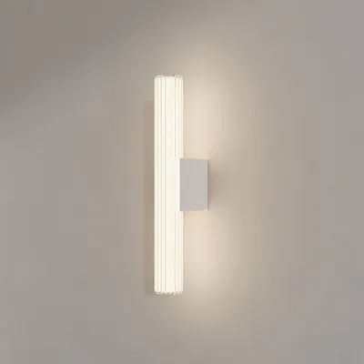 Immagine prodotto di Moderna lampada da parete bianca, tubo in vetro con linee, 45 cm IP44, LED con colore variabile, 8W LINEA Light Prestige