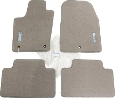 Produktbild von Fussmattensatz Mittelsteingrau mit Jeep Logo 4er Set K82212176AC