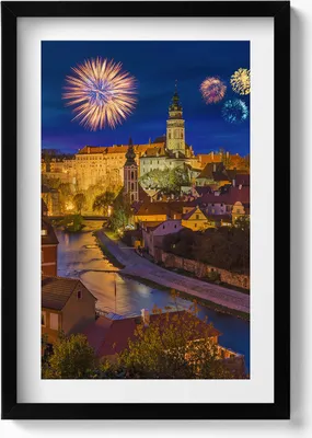 Produktbild von Feuerwerk Krumlov Tschechische Republik– Wandbild mit Rahmen – Gerahmtes Bild  – Wanddekoration – 40x60 cm –  Schwarz