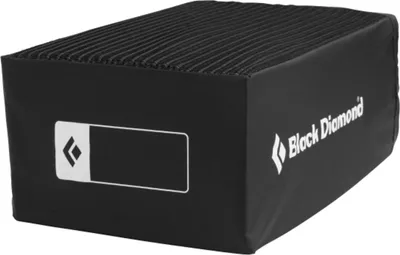 Schwarze Skifelle "Skin Bag" von Black Diamond; rechteckige Form mit strukturiertem Obermaterial.