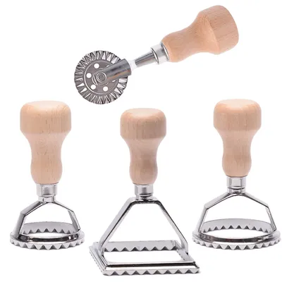 Imagen del producto de Juego de 4 moldes para ravioles con mango de madera