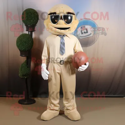 Produktbild von Beigefarbener REDBROKOLY Maskottchen Kostüm mit American-Football-Helm gekleidet in ein Hemd und Krawattennadeln