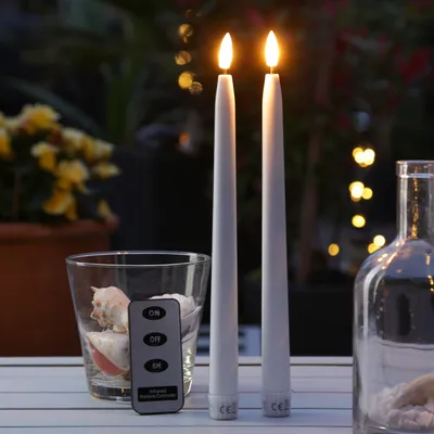 Produktbild von LED Stabkerzen - Kunststoff - realistische 3D Flamme - H: 28cm - Timer - für Innen/Außen - weiß