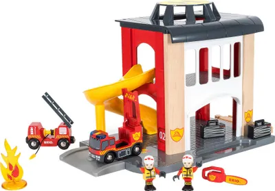 Image de BRIO World - 33833 Grande station de pompiers avec véhicule d'intervention