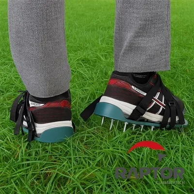Zdjęcie produktu dla Buty napowietrzające trawnik z 26 gwoździami - Buty napowietrzające dla zdrowych trawników - Regulowane - Buty z gwoździami do pielęgnacji trawników - Zielone - Długość 30 cm