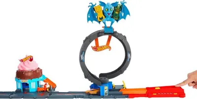 Obrázek produktu pro Hot Wheels City Nemesis Bat vs Tire Shop