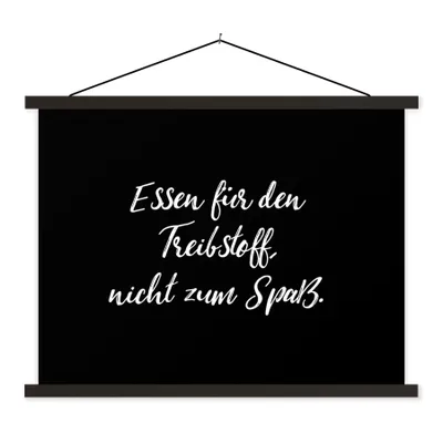 Produktbild von MuchoWow® Textilposter Zitate - Nahrung zum Nachdenken, nicht zum Vergnügen - Sprichwörter - Essen 150x113 cm mit schwarzem Rahmen - Wohnzimmer