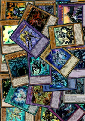 Produktbild von 50 Yugioh Karten - alle Holo - Deutsch - Keine doppelt inkl. BenjiCards Dankeskarte