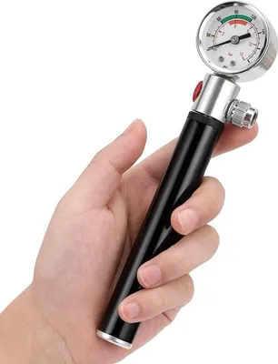 Produktbild von Mini-Ballpumpe mit Manometer - Tragbare Sportball-Luftpumpe aus Aluminiumlegierung - Aufblähnadel für Basketball, Fußball, Rugby, Volleyball und andere aufblasbare Bälle