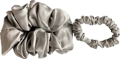Produktbild von ORIGNEE® Seide Scrunchie, Haargummi, Set S+L, 100% Maulbeerseide, hypoallergen und schonend für Haar, light grey