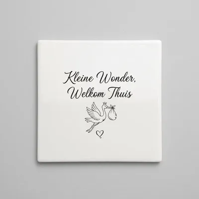 Produktbild von Kleine Wonder, Welkom Thuis Keramikfliese – liebevolle Baby-Spruch-Wanddeko fürs Kinderzimmer – 15 x 15 cm