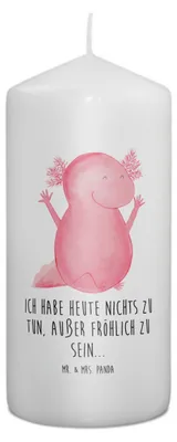 Produktbild von Mr. & Mrs. Panda Kerze Axolotl Hurra 15 x 7 cm - Weiß - Geschenk, Erinnerungskerze, Erinnerungslicht, Blockkerze, Fröhlich, Motivation, Lurch, Stumpenkerze, Wachskerze