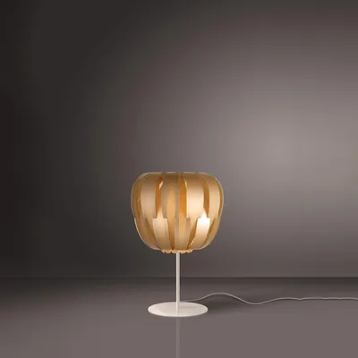 Image de Lampe de table moderne avec base Light Queen en or Polilux  Italy