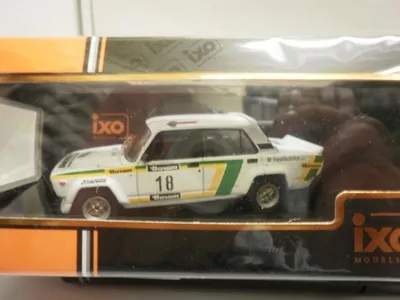 Produktbild von IXO 1:43 Lada 2105 VFTS, No.18, Rallye Barum, V.Blahna/P.Schovanek, 1986