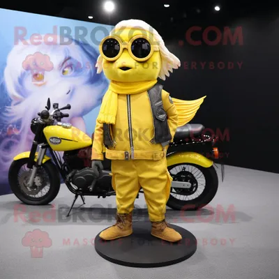Produktbild von Zitronengelber REDBROKOLY Betta-Fisch Maskottchen Kostüm charakter gekleidet mit einer Bikerjacke und Tüchern