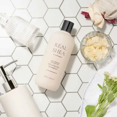 Immagine prodotto di Rated Green Real Shea Butter Shampoo nutriente 400ml