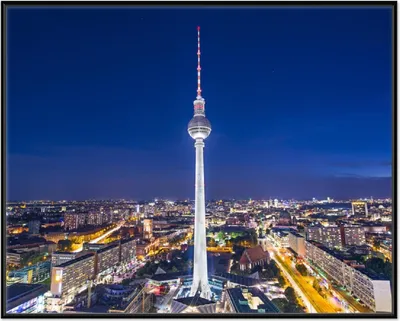 Produktbild von Wallario Wandbild Fernsehturm Berlin bei Nacht, Größe: 40,30 x 50,30 cm, Poster mit schwarzem Aluminiumrahmen