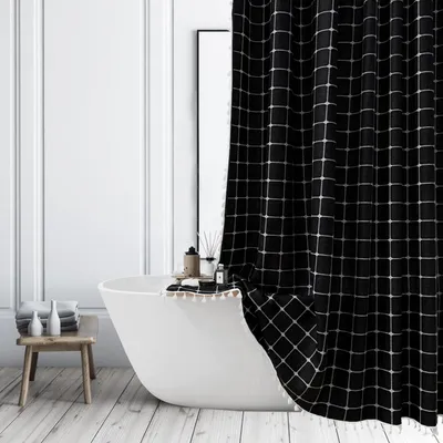 Produktbild von Schwarzer Duschvorhang mit kariertem Bohème-Muster im Landhaus- und Vintage-Stil. Neutrale Vorhänge in Leinenoptik mit Quasten für Badezimmer/Badewanne, 120 x 180 cm.
