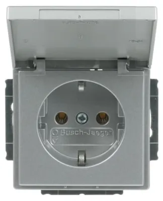 Imagen del producto de Enchufe Schuko combinado lineal BJ futuro, modelo 20EUK-83, con tapa abatible y acabado en aluminio plateado