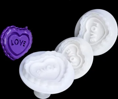 Produktbild von GKA 3 Stück Herz mit LOVE Stempel Ausstecher Keksausstecher Fondantausstecher Plätzchenausstecher Fondant Kekse Liebe mit Feder und Auswurfmechanismus
