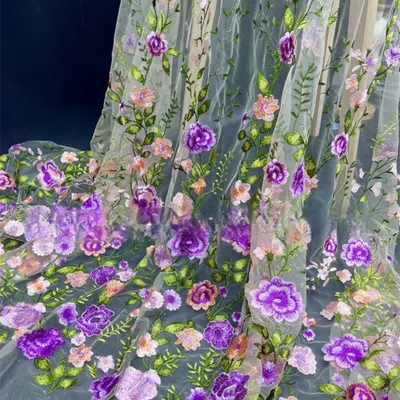 Tüllstoff mit Rosenstickerei, 2 m, 130 cm breit, lila