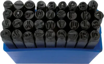 Produktbild von Schlagzahlen Satz 36tlg. Schriftgröße 4mm Schlagbuchstaben CV in Kunststoffbox