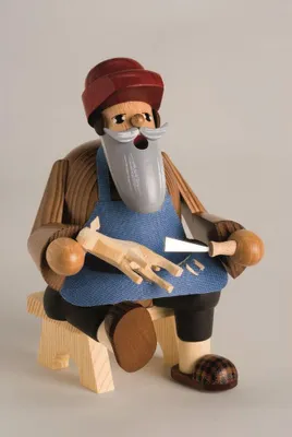 Produktbild von Schnitzer - Kantenhocker (16cm) Räuchermann von KWO