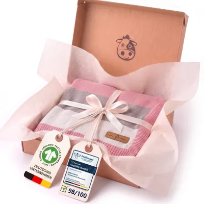 Produktbild von Minky Mooh® Babydecke 94x72 cm aus 100% Baumwolle – Kuscheldecke & Pucktuch für geborene – Pink/Grau/Weiß gestreift