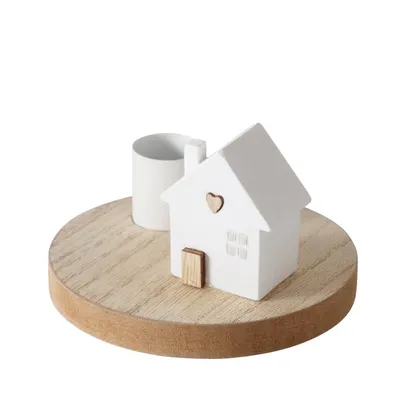 Obrázok produktu pre Sviečka s domčekom na podnose DOMICIL, v. 6,5 cm