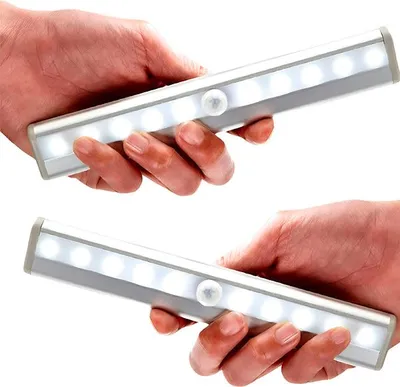Produktbild von Tragbare 350 Lumen LED Lampe, Intelligentes LED-Licht mit Bewegungssensor, LED Unterbauleuchte mit automatischer Abschaltung - LUMICOM