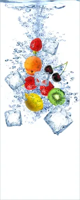 Produktbild von Wallario selbstklebendes Poster - Obst-Eiswürfel-Mix im Wasser mit weißem Hintergrund, Größe: 80 x 200 cm