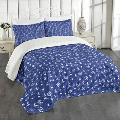 Produktbild von ABAKUHAUS Leuchtturm Tagesdecke Set, Marine Silhouetten Kompass Schiffe und Lenkrad nautische Anordnung, 264 x 220 cm, Violett Blau Weiß
